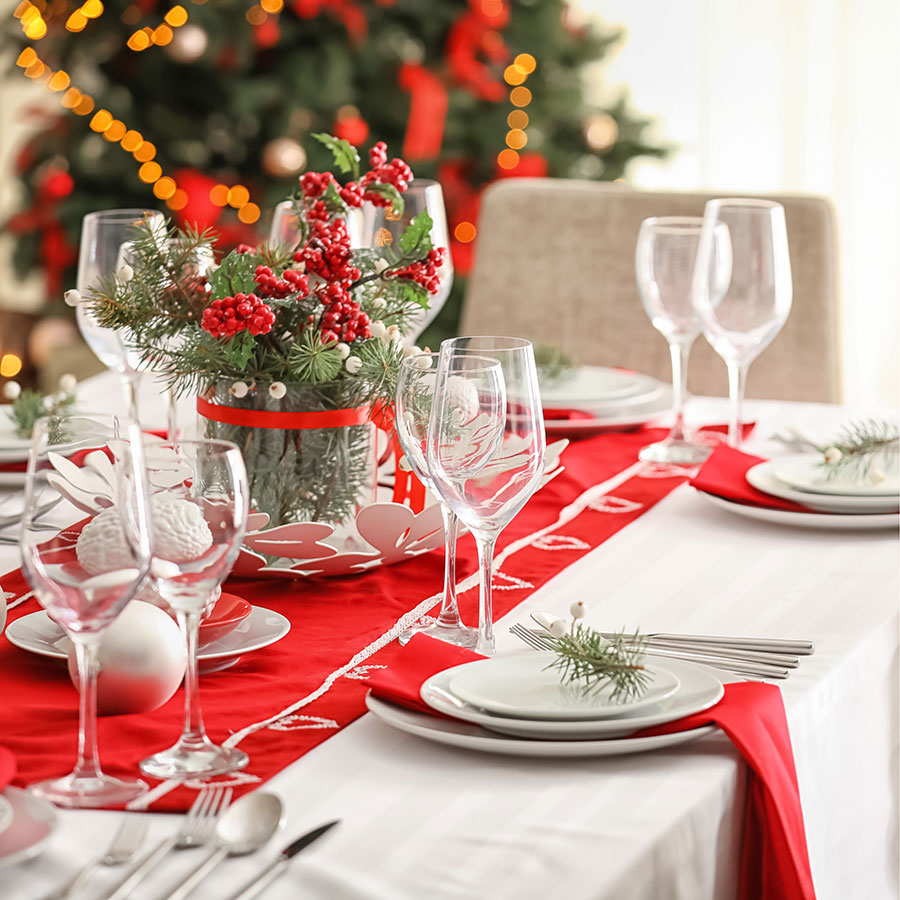 Best Christmas Tablecloth • Reviews & Buying Guide