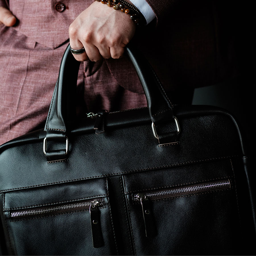 Best Garment Bag • Reviews & Buying Guide