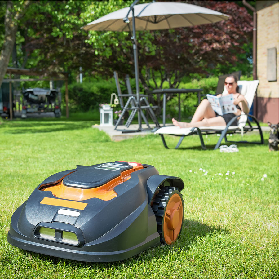 Best Robotic Lawn Mower • Reviews & Buying Guide