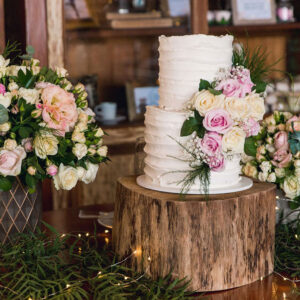 10 Best Fall Wedding Cake Flavors in 2026
