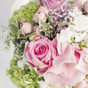 How To Make a Winter Wedding Bouquet