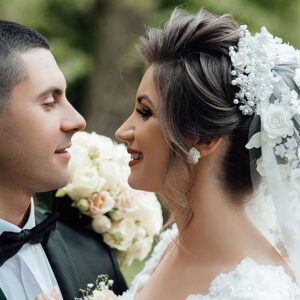 10 Best Colors For Your January Wedding