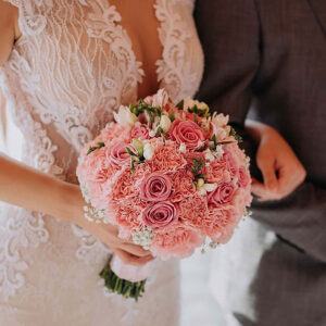 How Can I Look Thinner in My Wedding Photos?