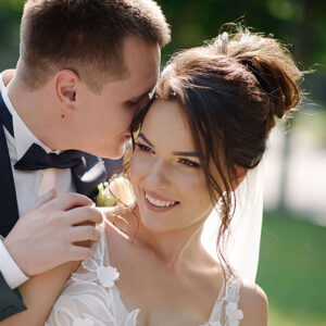 10 Best Colors For Your March Wedding