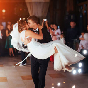 10 Best Colors For Your October Wedding