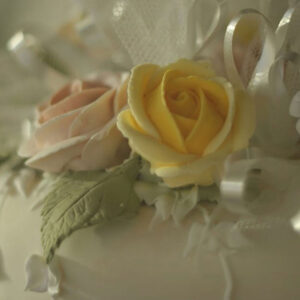10 Wedding Cake Traditions & Their Meanings