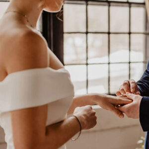 What Side Does The Bride Stand On And Why?