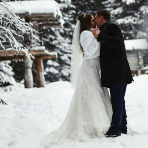 10 Best Colors For a Beautiful Winter Wedding